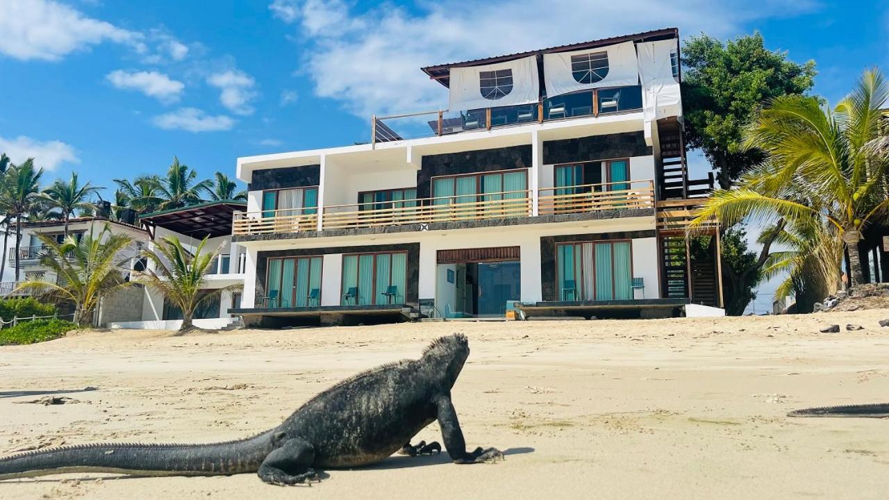 Cormorant Beach House Bed & Breakfast Puerto Villamil Exterior foto